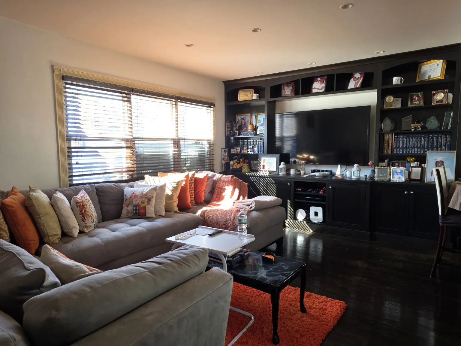 Living room with built-in media cabinetry